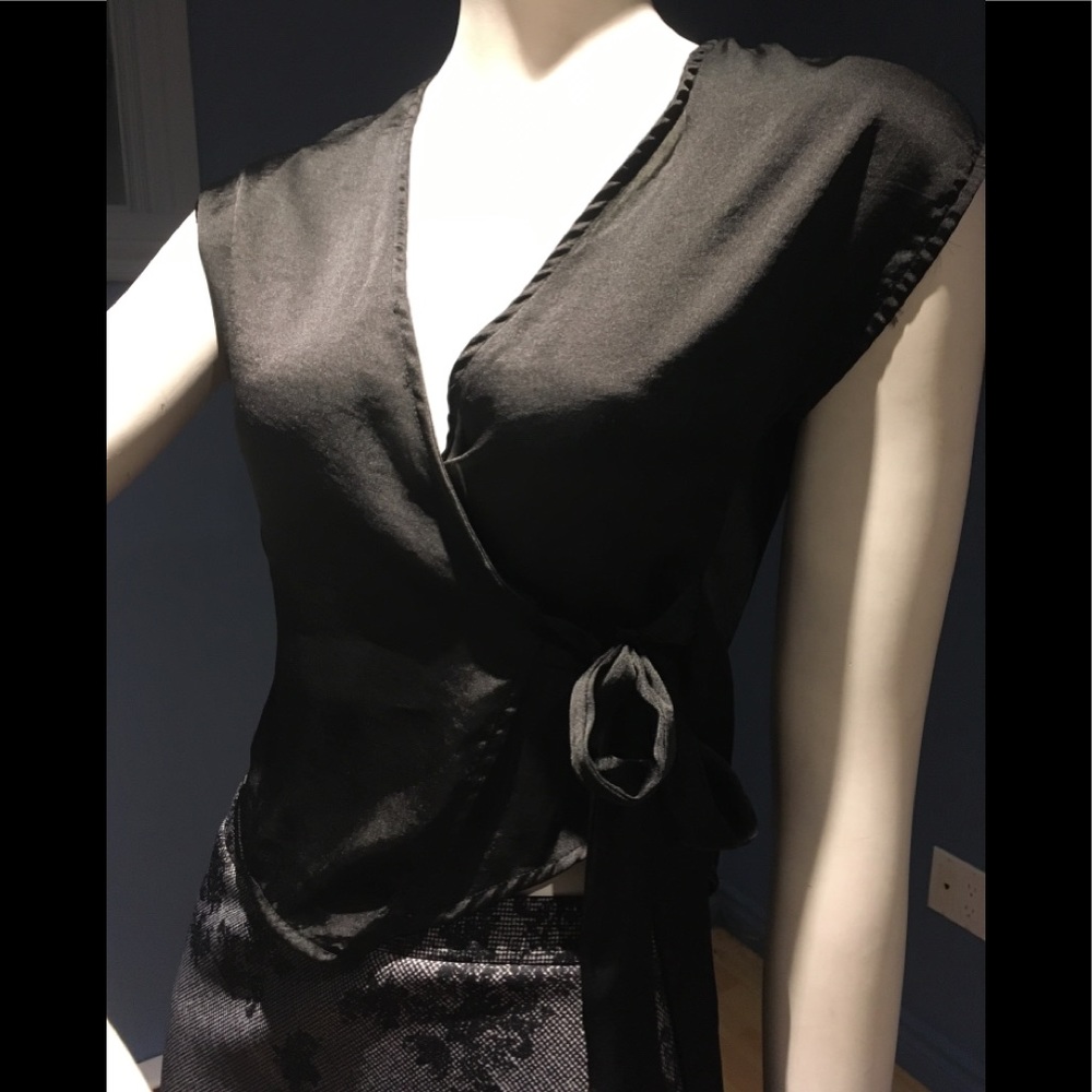 Black short sleeve blouse